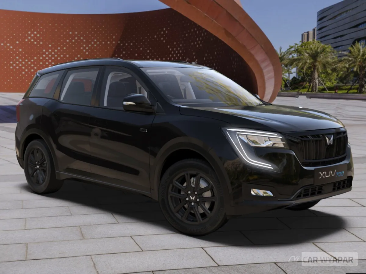 Mahindra XUV 700 AX7 6 Str Ebony Edition AT